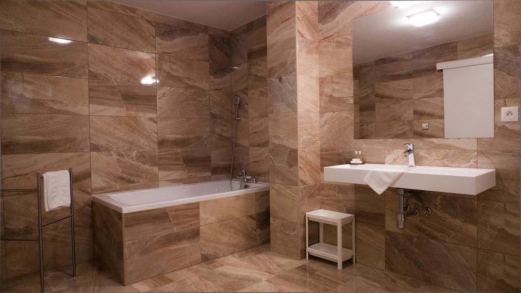 A7 Apartments Комарно Экстерьер фото