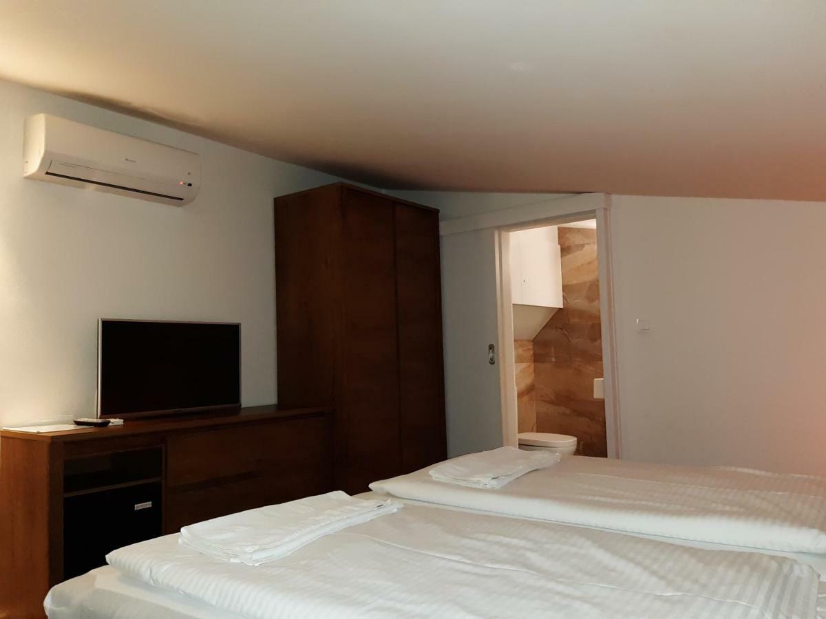 A7 Apartments Комарно Экстерьер фото